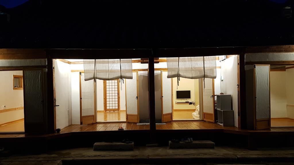 Ohnewwall Guesthouse Jeonju Exteriör bild
