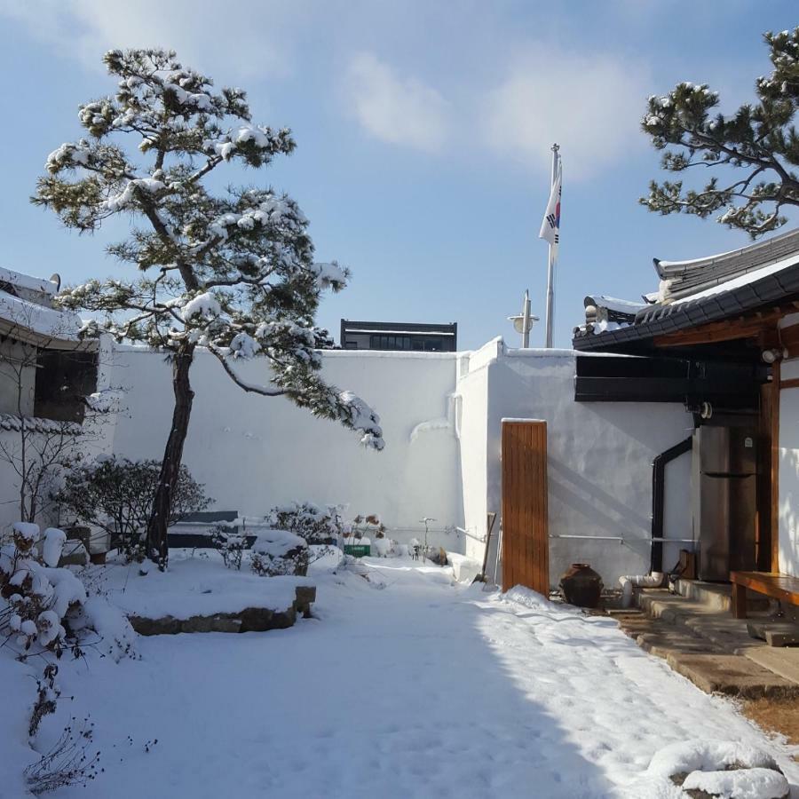 Ohnewwall Guesthouse Jeonju Exteriör bild